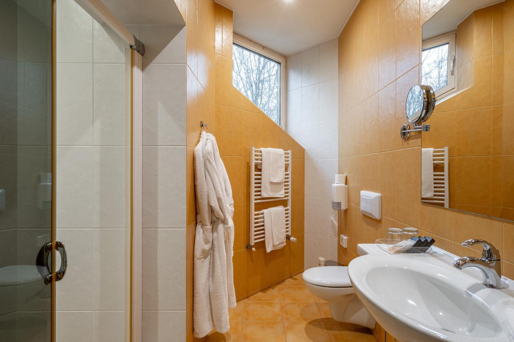 Hotel Sfinksas Kaunas Bagian luar foto