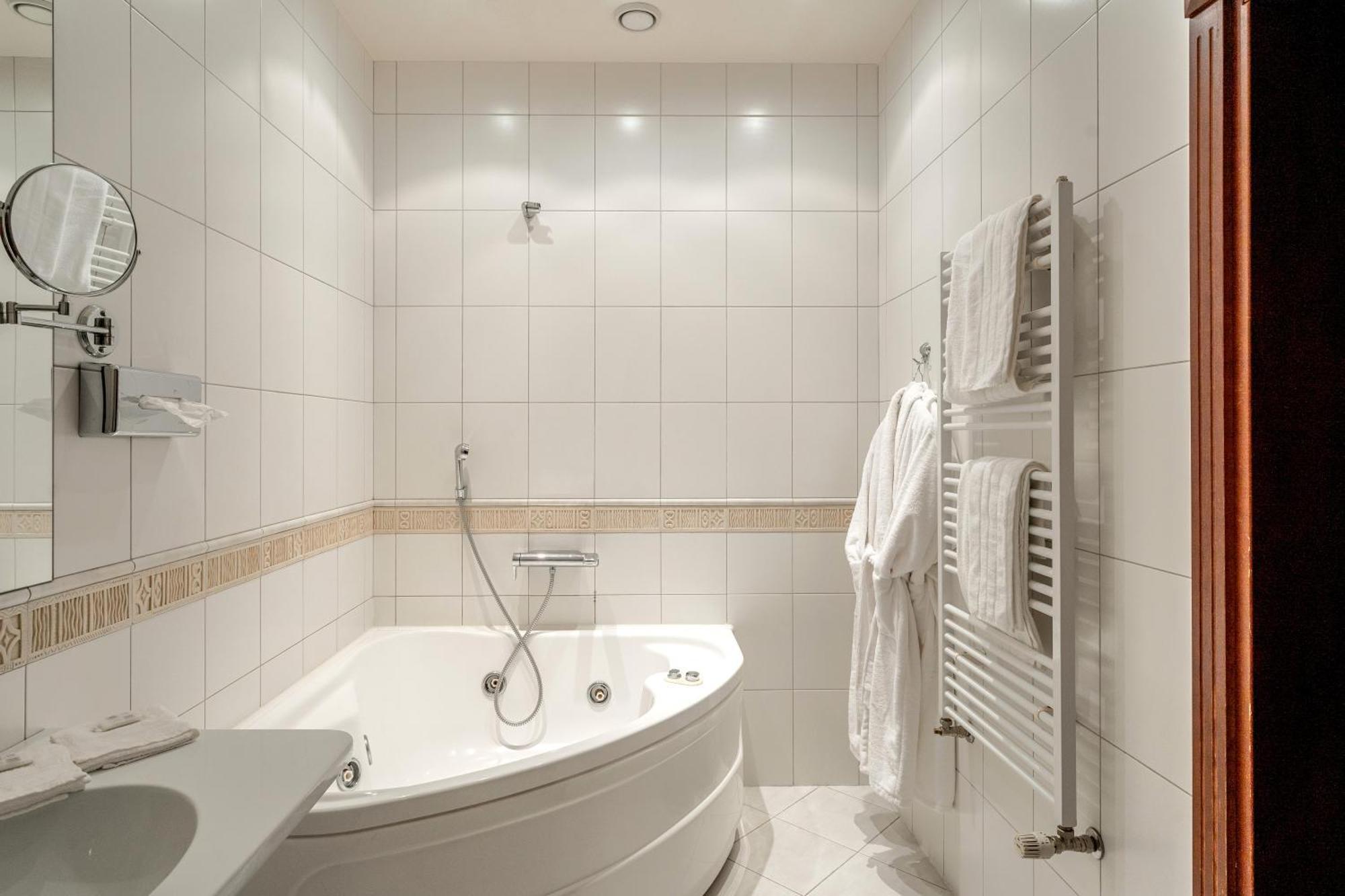 Hotel Sfinksas Kaunas Bagian luar foto